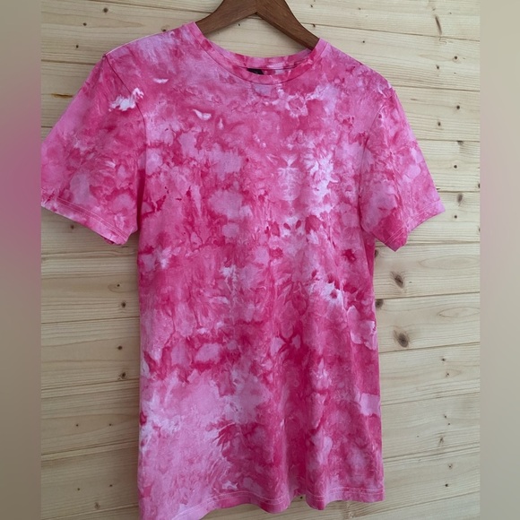 NEW Unisex GILDAN Small Ice Tie-Dye Soft Style T-Shirt Vibrant Coral Pink - Picture 3 of 8